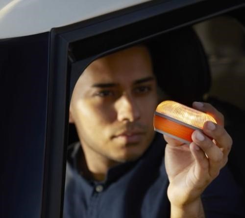 No, in Spagna la luce lampeggiante non è ancora obbligatoria sui camper!