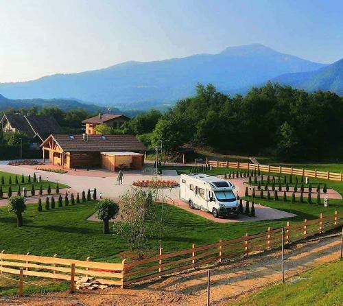 Agricampeggio da Bery: vacanza rurale nella Valle dei Laghi, Trentino
