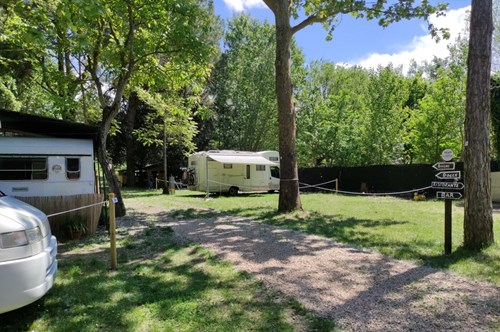 Il Chiaro: una nuova area camper tra natura, comfort e autenticità toscana