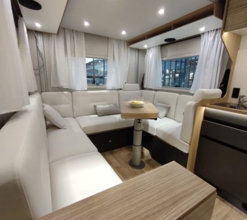 Bavaria rinnova il suo soggiorno a forma di U