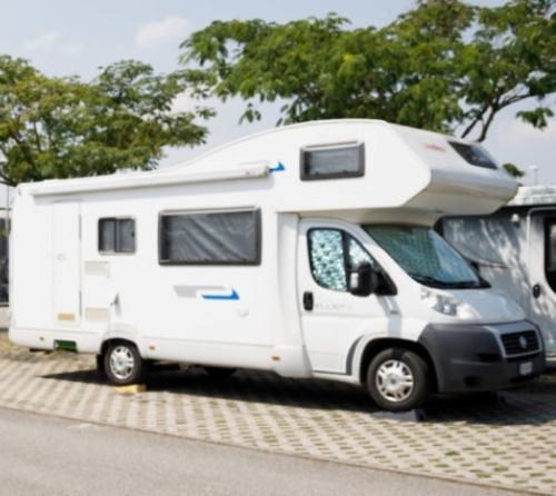 Area Camper a Parma: tutte le informazioni per una sosta perfetta e consigli per visitare la città